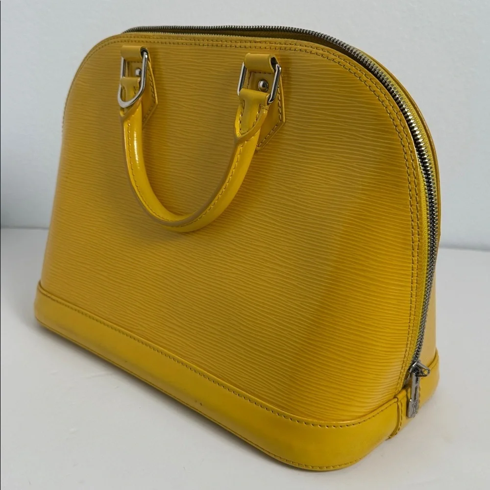 💯Authentic Louis Vuitton Alma Epi Leather – Yellow🍀